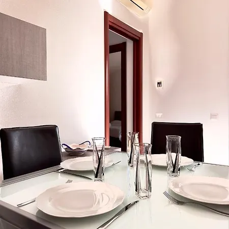 Center Apartment *